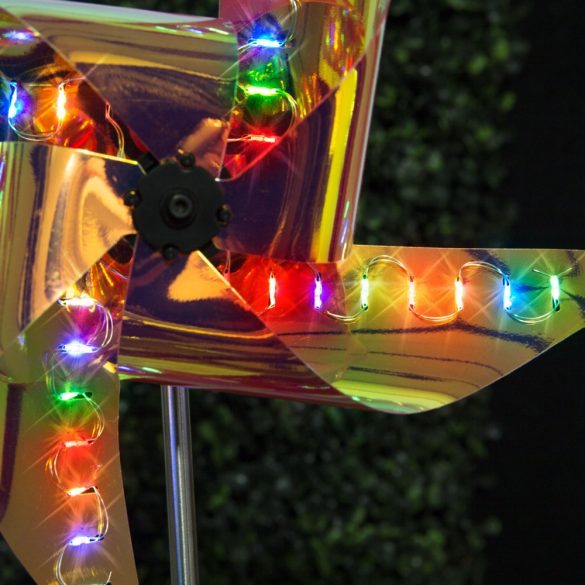 LED-es szolár szélforgó - színes LED, leszúrható - alu, műanyag - 75 x 23 x 23 cm 11272
