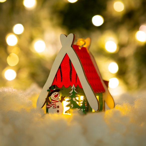 Karácsonyi LED dekor házikó - melegfehér - fa - 2 féle - 6,9 x 8,9 x 6 cm - 12 db / display