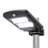 Napelemes LED reflektor, 1000 lm, PIR mozgásérzékelő, 120° 5m, 2 x 28 db hidegfehér SMD LED, energiatakarékos, fém + műanyag, IP44